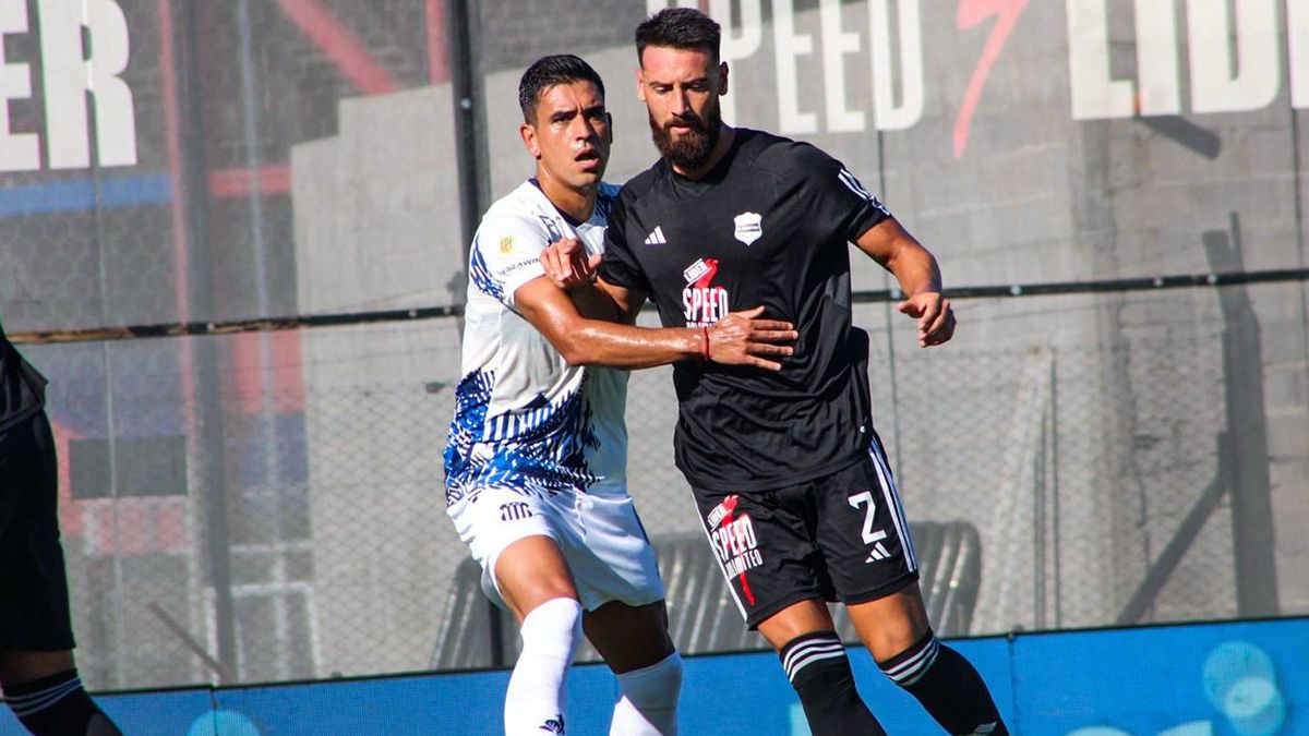 Escalofriante: la DURÍSIMA lesión que sufrió un jugador de Riestra y que impactó a todos