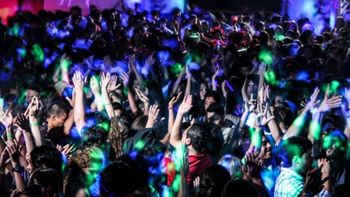 Murió un integrante de una banda tropical tras descompensarse después de tocar en un boliche