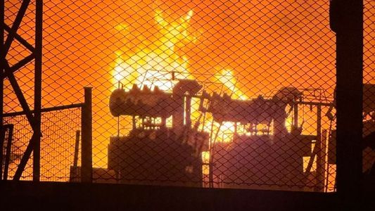 Apagón masivo en La Plata: un incendio y explosión dejó a varios barrios completamente a oscuras