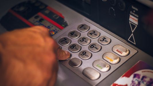 Cambio radical en los cajeros automáticos: qué tenés que hacer para poder sacar plata