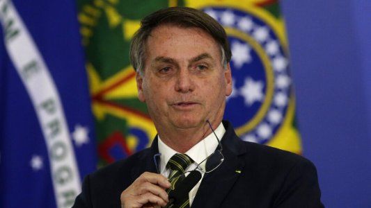 Bolsonaro pidió el rápido regreso al trabajo y acusó a los gobernadores por una cuarentena sin resultados