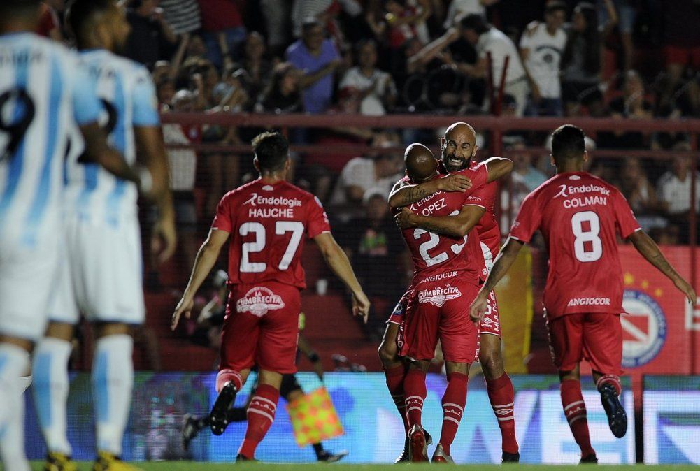 Festeja River: Racing se lo empató a Argentinos en La Paternal y terminaron 1-1