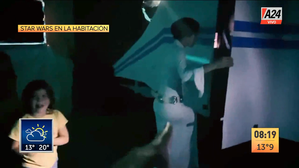 Así festejaba una pequeña un cumpleaños inolvidable con Star Wars en su casa. (Captura de Tv)