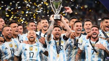 Quiénes son los jugadores de la Scaloneta que siguen a Javier Milei en redes sociales