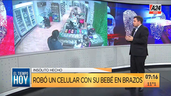 Así una mujer robó un celular con su bebé en brazos