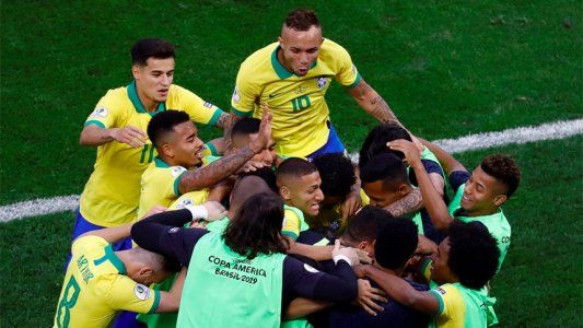 Muito obrigado: Brasil vapuleó 5-0 a Perú, le complicó la clasificación y le dio una gran mano a Argentina
