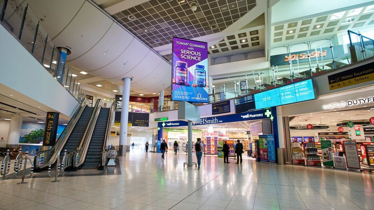 El aeropuerto de Gatwick, volverá a poblarse de turistas (Foto: AP)