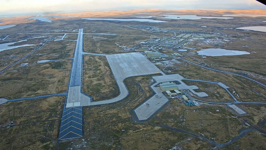 Viajaron a las Islas Malvinas y realizaron un impactante descubrimiento en los acantilados