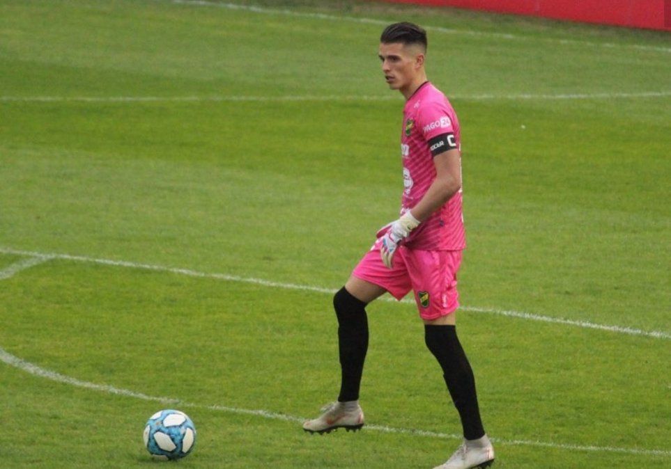 Unsain se hizo un gol en contra increíble en uno de los bloopers del año