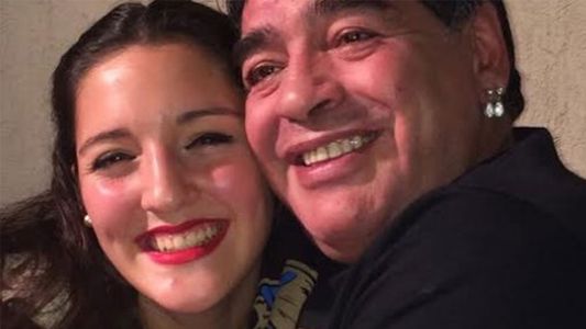 Jana Maradona se encontrará con su padre en Italia