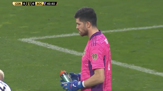 El video que reveló el secreto de Rossi antes de atajar el penal ante Corinthians