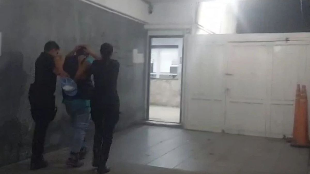 Fue violada por un hombre en situación de calle y escapó gracias a una arriesgada maniobra. 