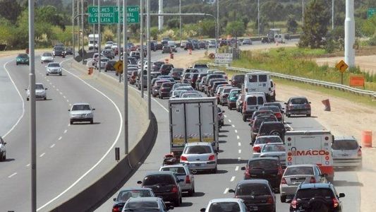 Autopista Buenos Aires-La Plata: los choferes de micros amenazan con cortar la otra mano de la autovía