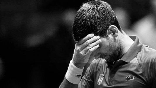 Djokovic, del mejor al peor del mundo: coronavirus y errores amateurs en un deporte hiper profesional