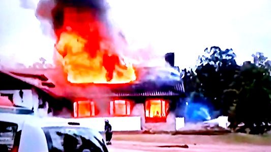 Se incendió un hotel turístico en Córdoba y un hombre murió entre las llamas