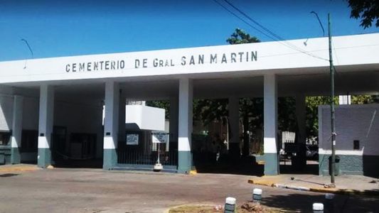 Detuvieron a un grupo de sicarios que despedía a los tiros a un joven en el cementerio de San Martín