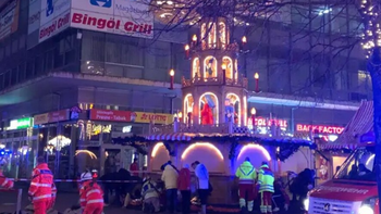 Brutal atentado a un mercado navideño. Brutal atentado a un mercado navideño.