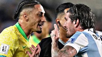 El inesperado gesto de Raphinha con Rodrigo De Paul tras la polémica en Argentina-Brasil