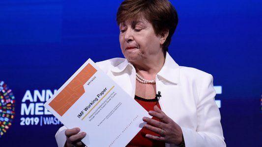 Una relación que sigue fría y la alternativa China: qué dejó el diálogo telefónico entre Alberto y el FMI