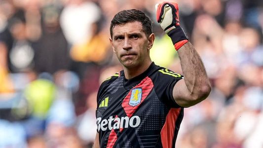 Aston Villa quiere a otro campeón del mundo: el argentino que podría ser compañero del Dibu Martínez