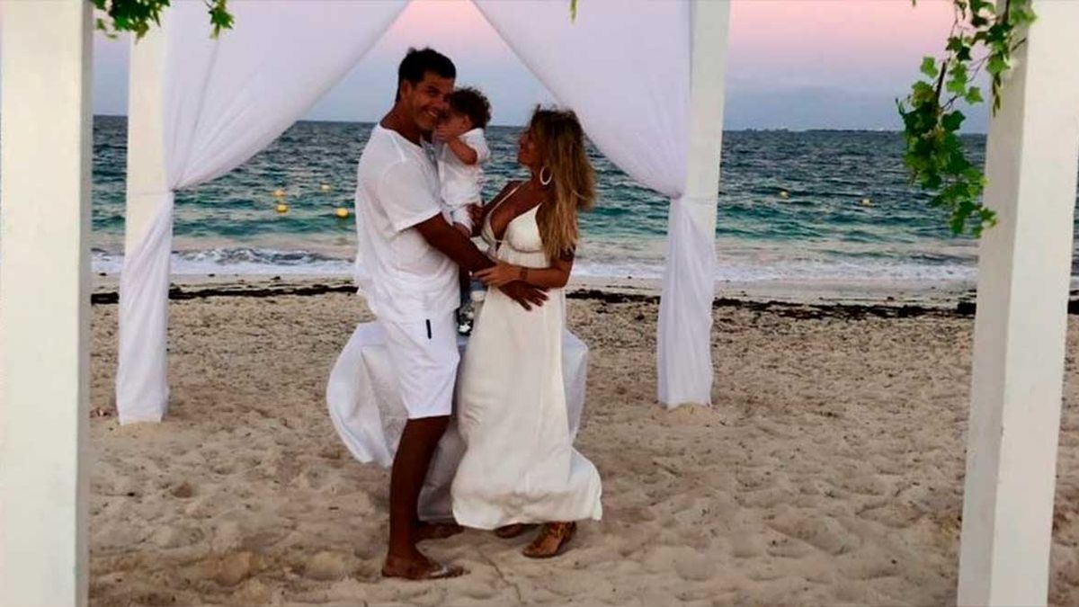 Flor Peña y Ramiro Ponce de León habrían contraído matrimonio en Cancún.