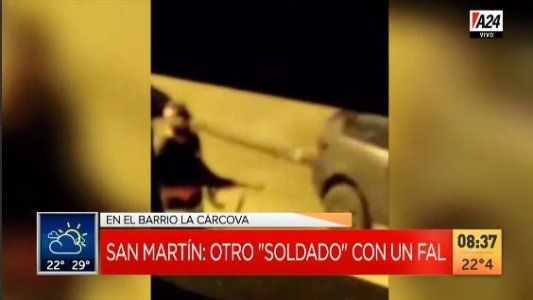 San Martín: un “soldadito narco” custodia con un FAL el barrio La Cárcova