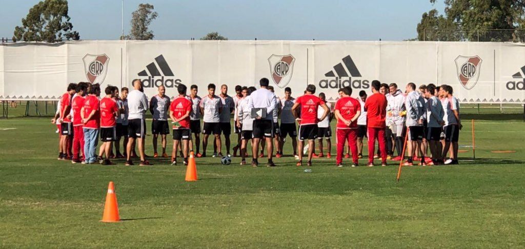 El gesto del plantel de River con Camilo Mayada, que sufrió la muerte de su hermana