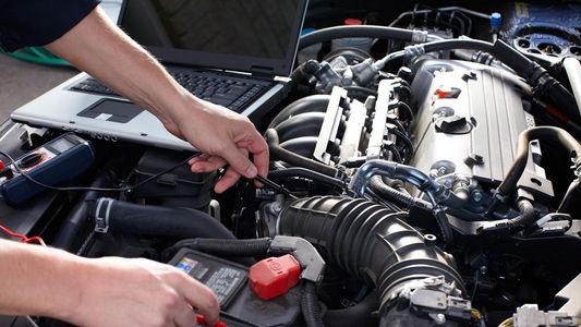 Vacaciones de verano 2023: cuánto sale poner a punto el auto en el mecánico, tras la escalada de precios