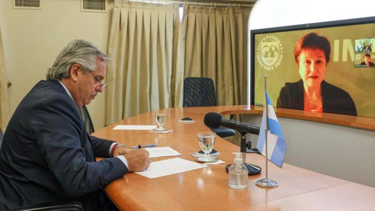 Alberto Fernández dialogó con el FMI sobre la negociación de la deuda y la asunción de Biden