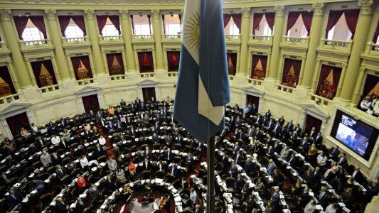 Massa firmó la resolución para que haya paridad de género en las presidencias de comisiones