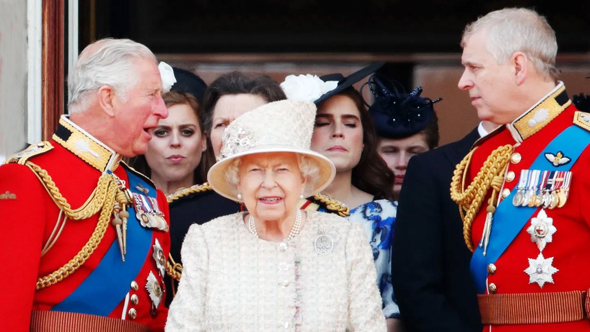 Isabel II con problemas reales por culpa de sus hijos (Foto: Archivo)