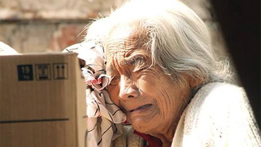 Una abuela de 80 años está grave luego de ser golpeada salvajemente por su nieto