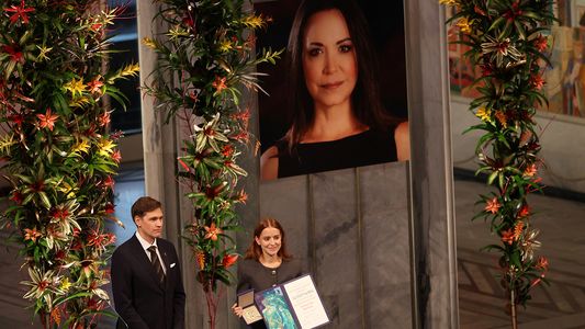 Con la presencia de Javier Milei, se entregó el premio Nobel de la Paz a María Corina Machado