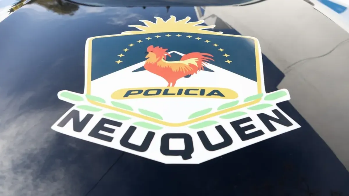 Efectivos de la Polic&iacute;a de Neuqu&eacute;n participaron del operativo que permiti&oacute; encontrar el cuerpo de Nicol&aacute;s S&aacute;ez en Centenario. (Foto: archivo).