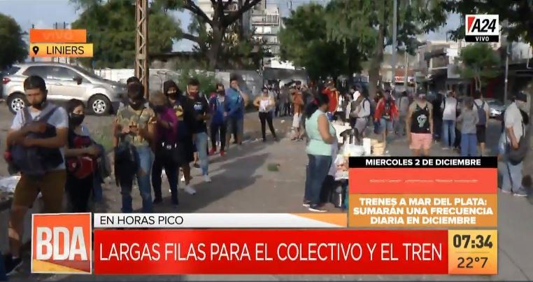 Liniers: se repiten las largas colas para tomar el colectivo y el tren