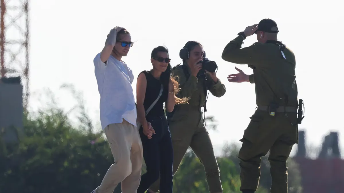 Ariel Cunio despu&eacute;s de ser liberado por Hamas tras dos a&ntilde;os de secuestro. (Foto: Reuters/Archivo).