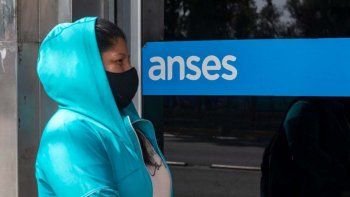 ¿La vuelta del IFE?: cómo es el ingreso universal focalizado que el Gobierno analiza aplicar
