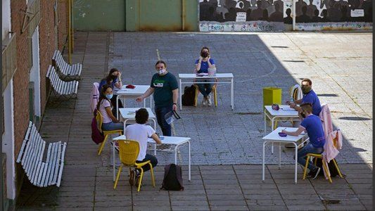 Educación de pandemia: casi el 40% de los estudiantes de secundaria pasó de año adeudando tres o más materias