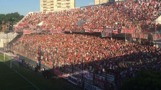 Entradas truchas, balas de goma y 50 detenidos en los disturbios entre los hinchas de River y la Policía