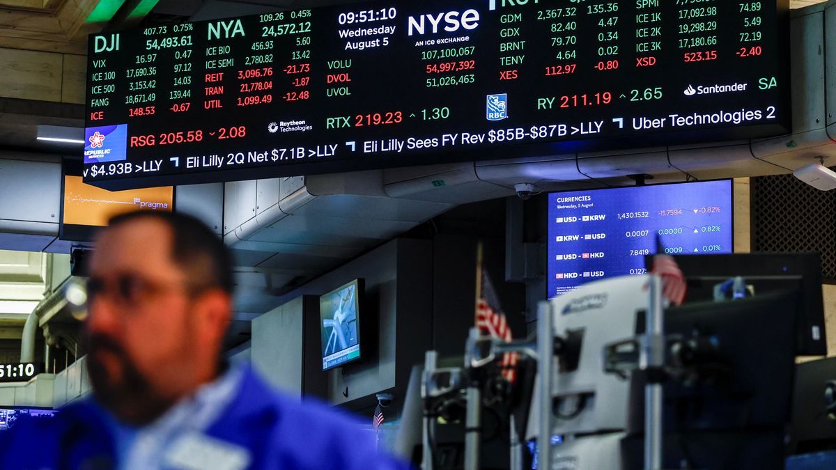 La presión sobre los activos argentinos se reflejó principalmente en los bonos soberanos en dólares, que volvieron a registrar bajas en Wall Street. (Foto: Reuters)