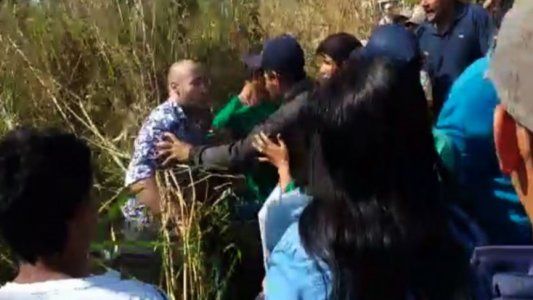 Piñas, patadas, insultos y empujones: turistas y piqueteros se enfrentaron en Misiones