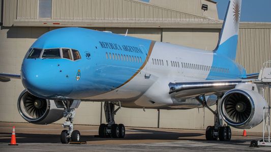 ARG01: aterrizó en el país, con una maniobra peligrosa, el nuevo avión presidencial que reemplazará al Tango 01