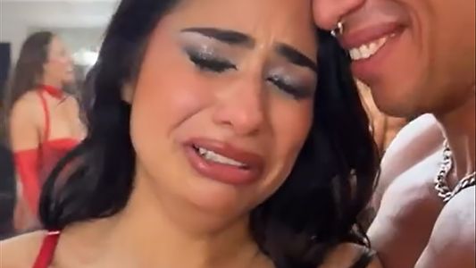 El desconsolado llanto de Daniela Celis tras una función de Sex: Sentí mucha culpa