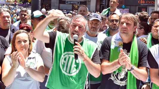 Trabajadores estatales harán un abrazo a la Casa de la Moneda y acampes en las sedes de los ministerios