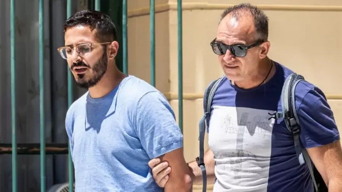 Simon Hayut, así era su nombre real, en el momento que es detenido. 