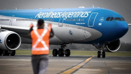Reunión por el futuro de Aerolíneas Argentinas: sin definiciones, trabajadores levantan las medidas de fuerza