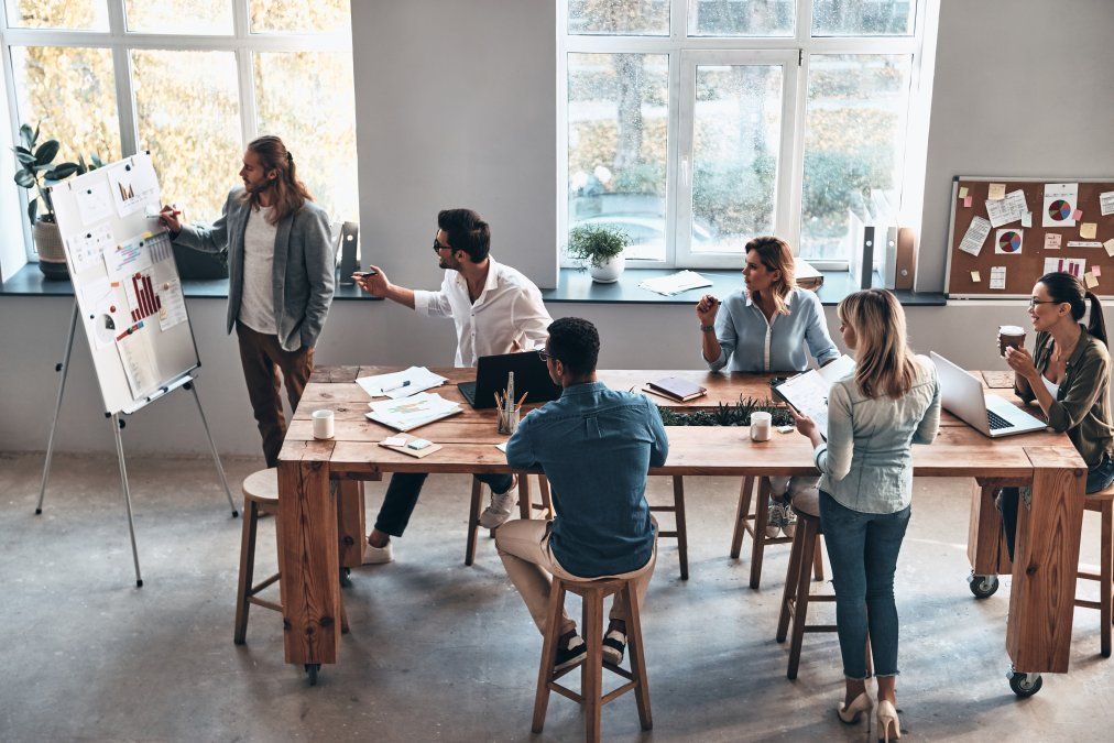 Hoy en día existen muchos grupos de empresarios pymes que comparten sus experiencias para potenciar sus negocios.