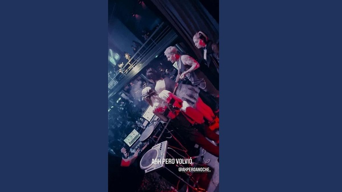 Dyhzy, el hijo del presidente Alberto Fernández, anoche fue el DJ de una multitudinaria fiesta en un boliche de Palermo donde no se habrían respetado los protocolos sanitarios.