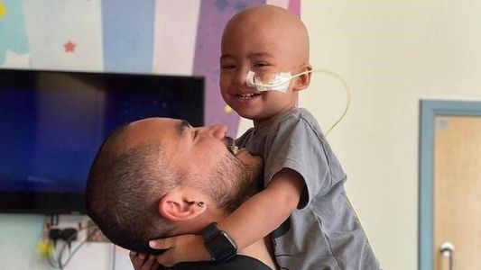 Un futbolista dejó su carrera para acompañar a su hijo en la lucha contra el cáncer