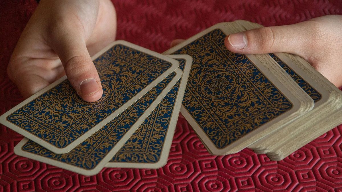 Hay algo que no estás viendo: elegí una carta del tarot y descubrí qué te están ocultando